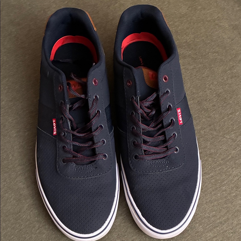 Levi's Men's Navy and Red Sneakers